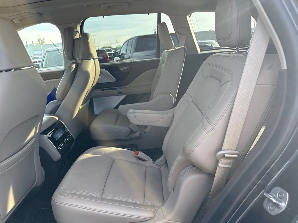 Used 2023 Lincoln Aviator Reserve w/ Equipment Group 201A AWD/4WD image 14