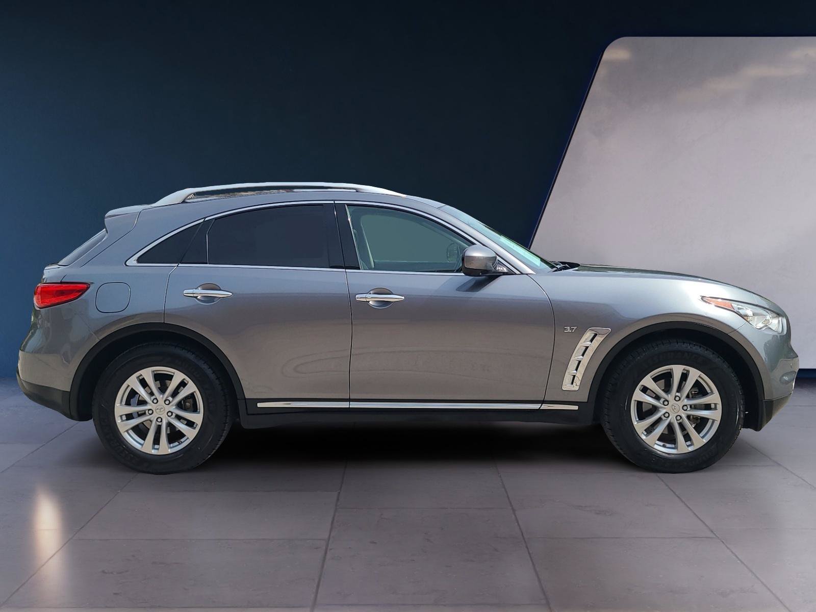 Used 2017 INFINITI QX70 AWD w/ Premium Package image 6