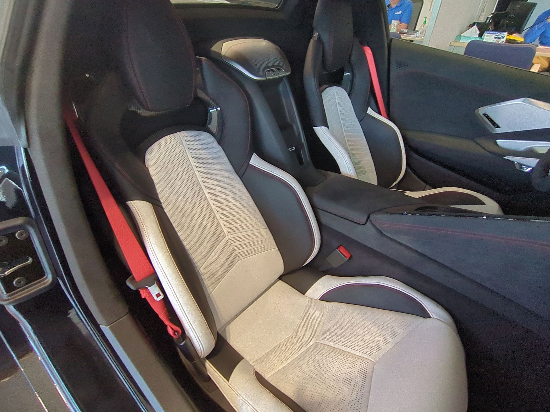 Certified 2023 Chevrolet Corvette Stingray Premium Conv w/ Z51 Performance Package image 25