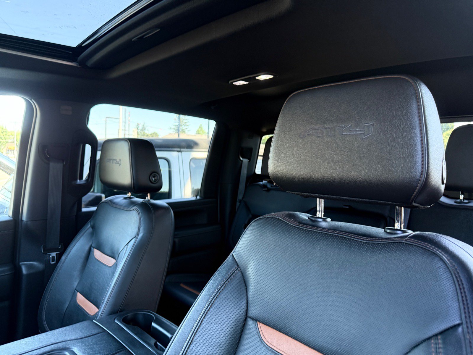 Used 2020 GMC Sierra 3500 AT4 w/ AT4 Premium Package AWD/4WD image 16