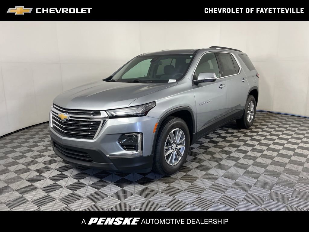 Used 2023 Chevrolet Traverse LT