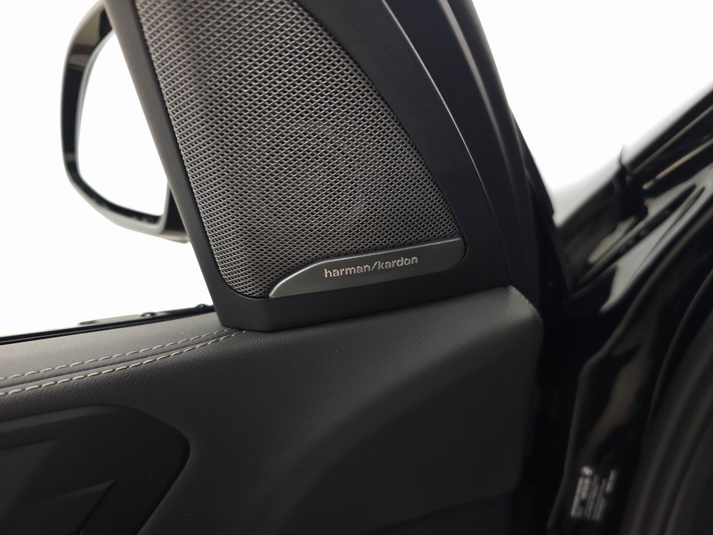 Used 2026 BMW X5 M60i w/ Executive Package image 11