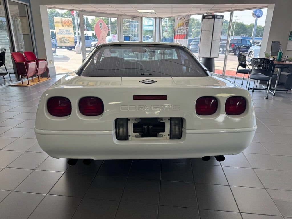 Used 1991 Chevrolet Corvette Coupe RWD image 5