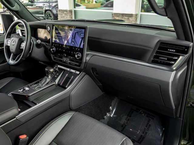 Used 2025 Lexus GX 550 image 28