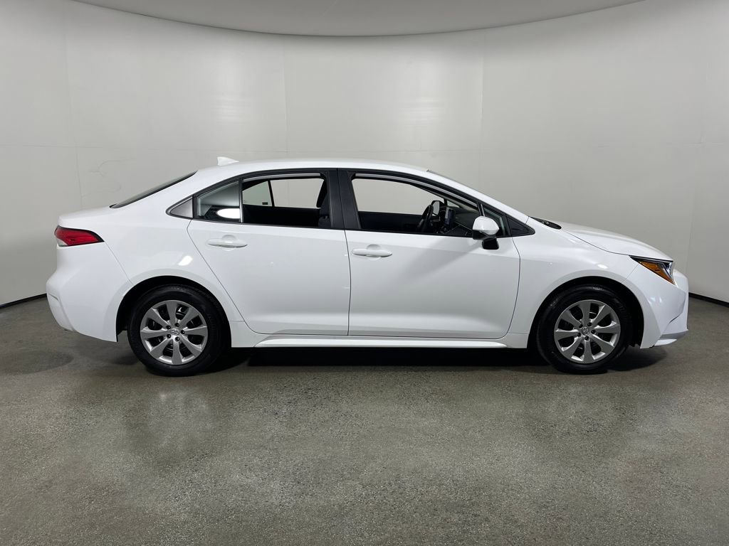 Certified 2025 Toyota Corolla LE image 2