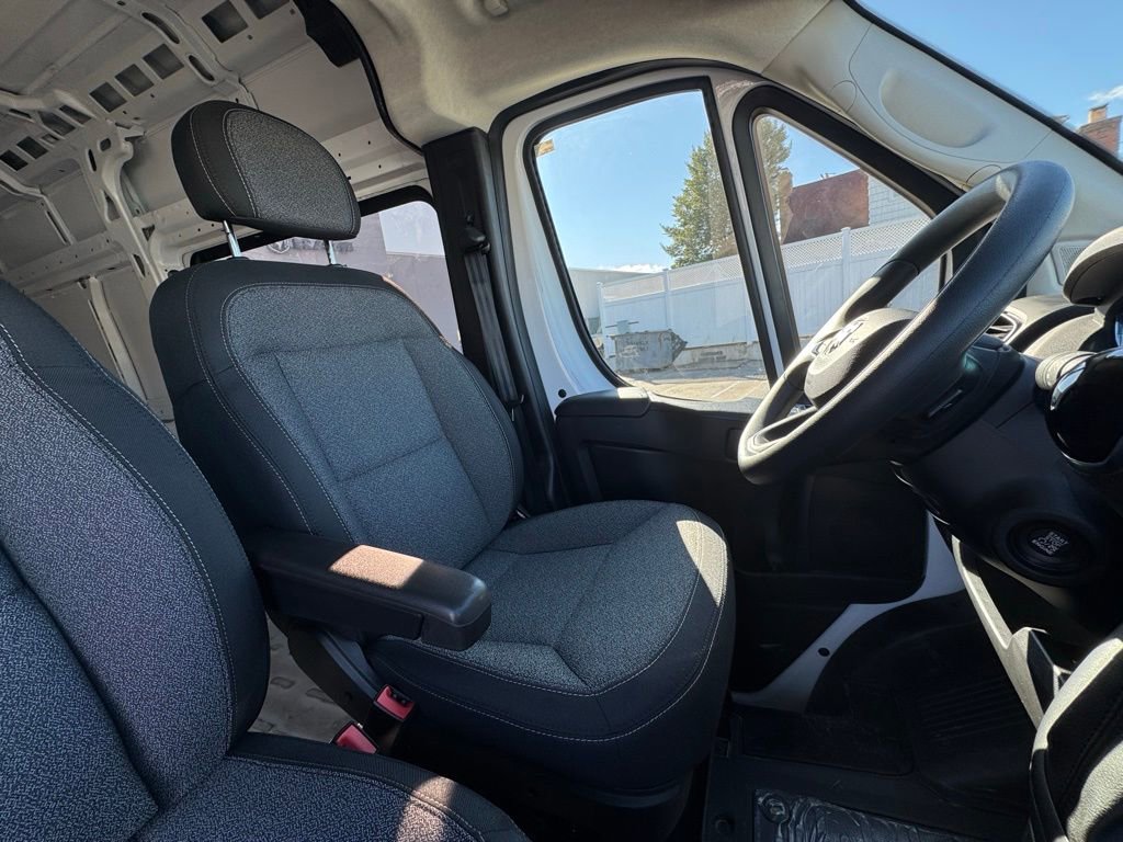 Used 2025 RAM ProMaster 3500 w/ Crew Van Package image 21