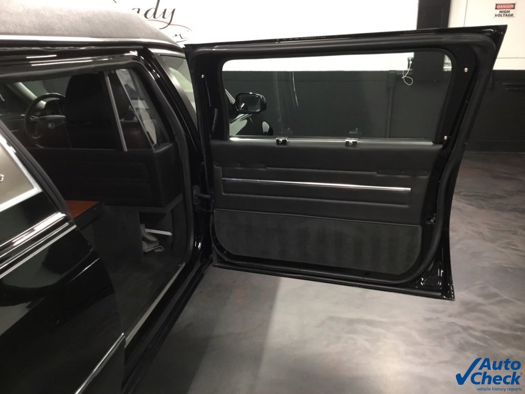 Used 2011 Cadillac DTS Limousine image 31