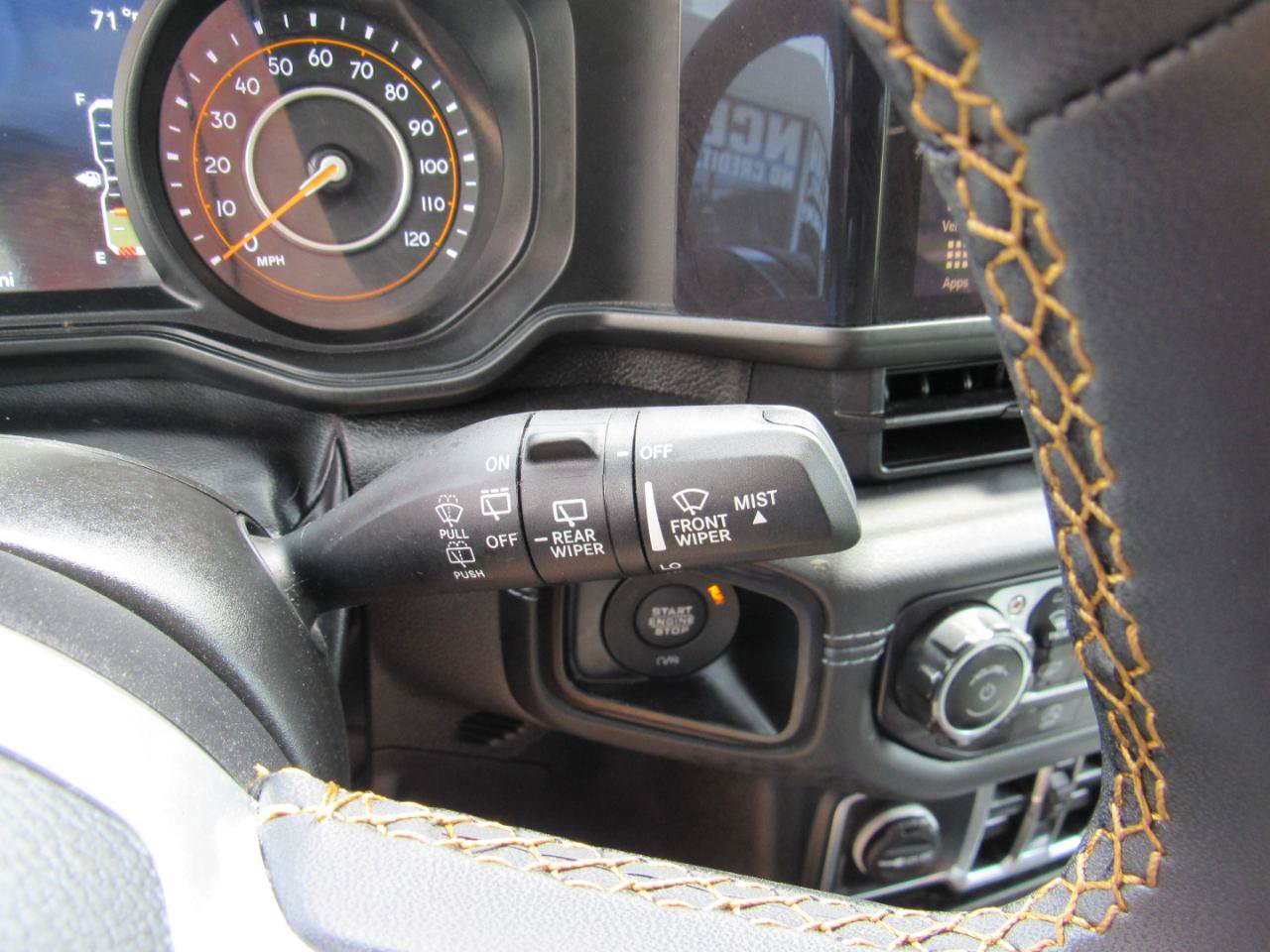 Used 2024 Jeep Wrangler Unlimited Sahara w/ Technology Group AWD/4WD image 23