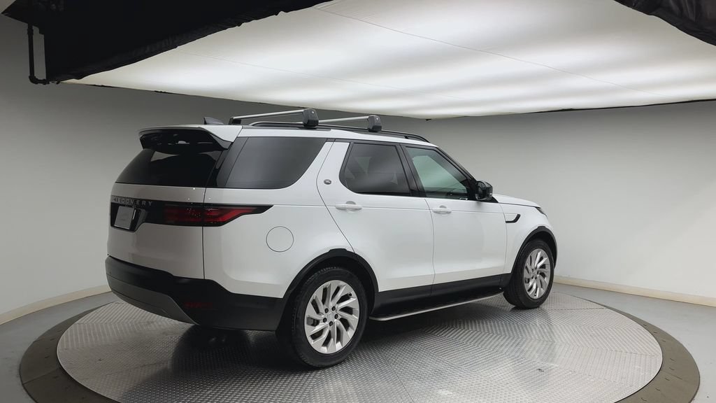 Certified 2025 Land Rover Discovery S AWD/4WD image 2