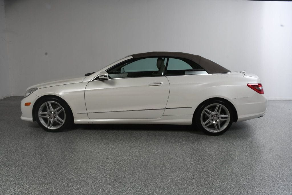 Used 2011 Mercedes-Benz E 550 Cabriolet image 4