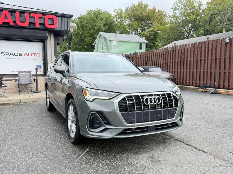 Used 2022 Audi Q3 2.0T Premium Plus w/ Premium Plus Package AWD/4WD image 4