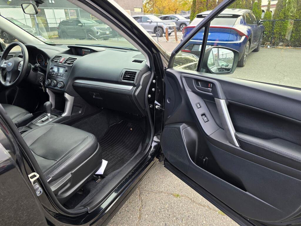 Used 2014 Subaru Forester 2.5i Premium w/ All-Weather Package AWD/4WD image 10