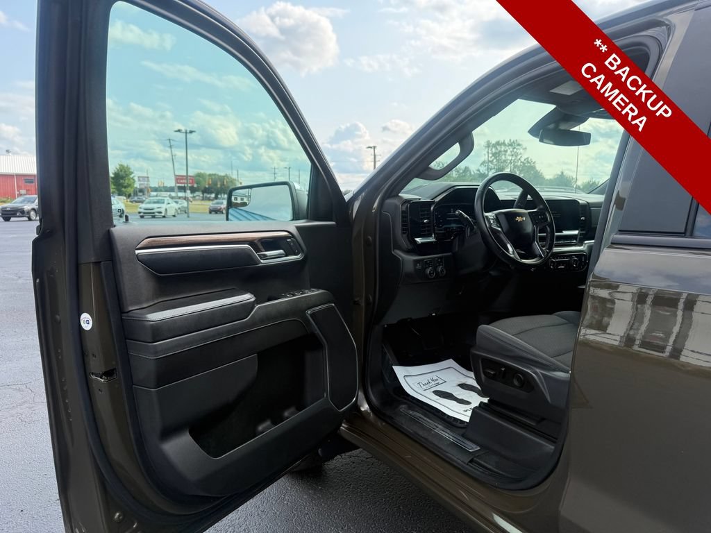 Used 2023 Chevrolet Silverado 1500 LT AWD/4WD image 11