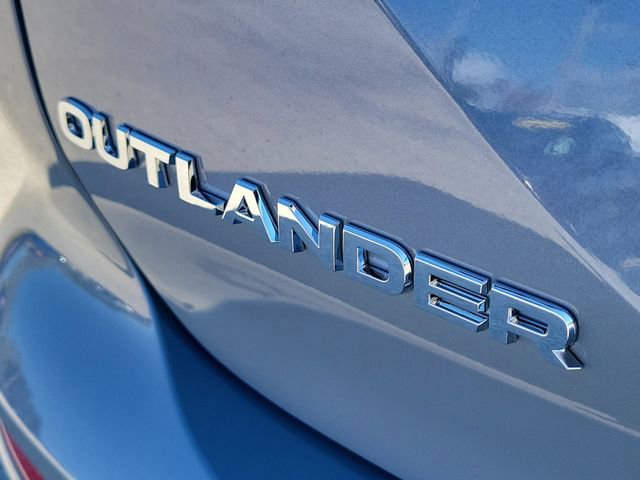 New 2026 Mitsubishi Outlander SE image 9