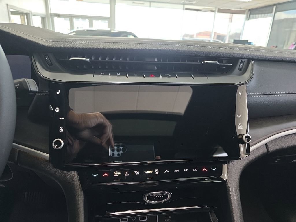 New 2026 Jeep Grand Cherokee L Limited w/ Limited Altitude Package image 15