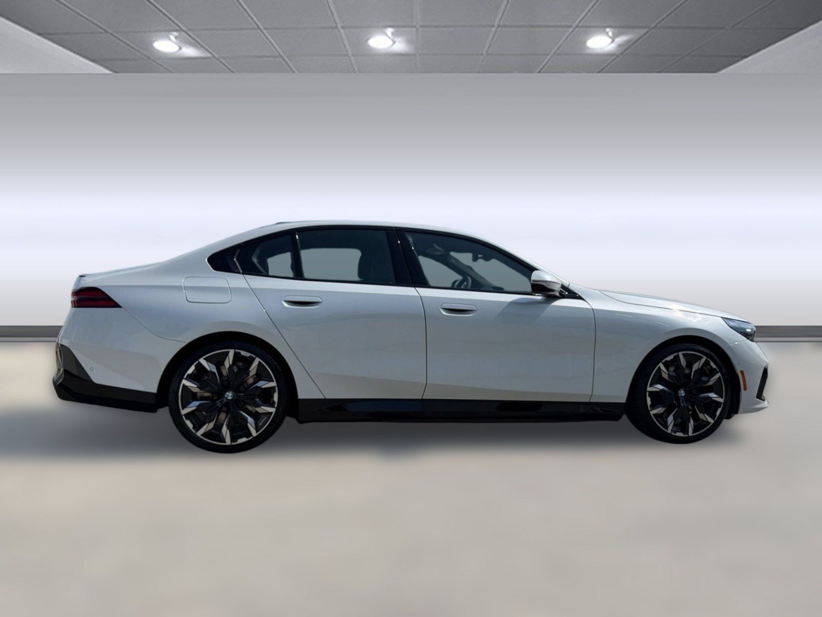 New 2027 BMW 550e xDrive AWD/4WD image 7