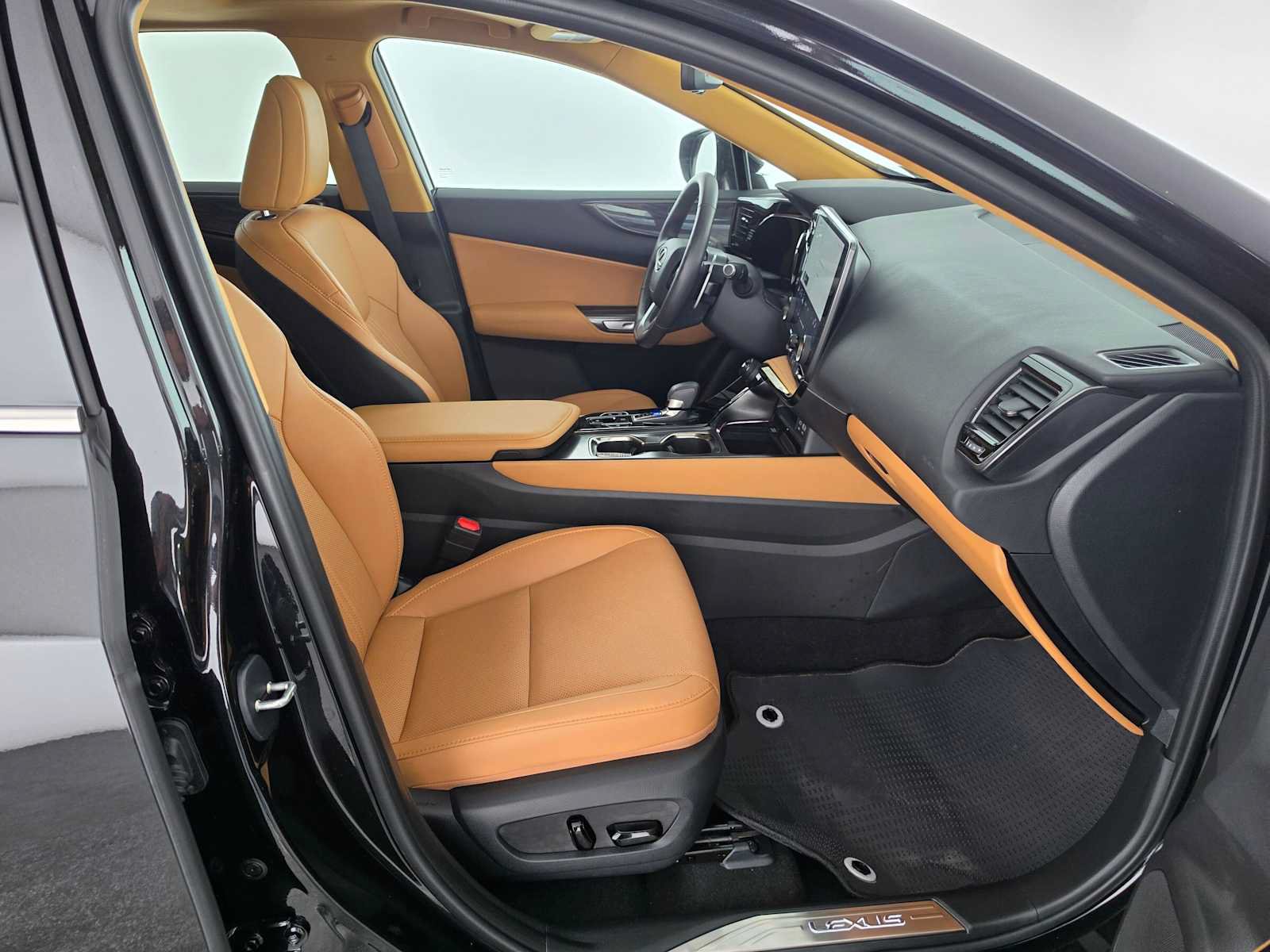 Certified 2026 Lexus NX 350h AWD w/ Accessory Package (2T) image 10
