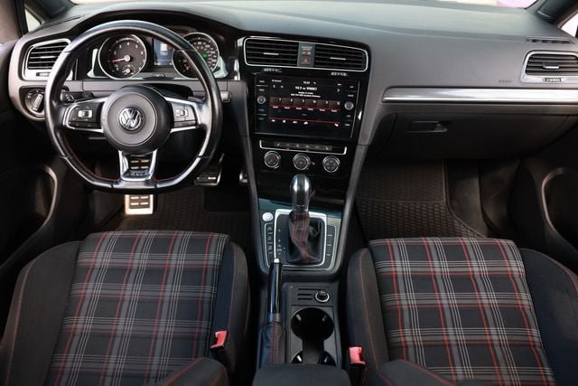 Used 2018 Volkswagen GTI SE FWD image 2