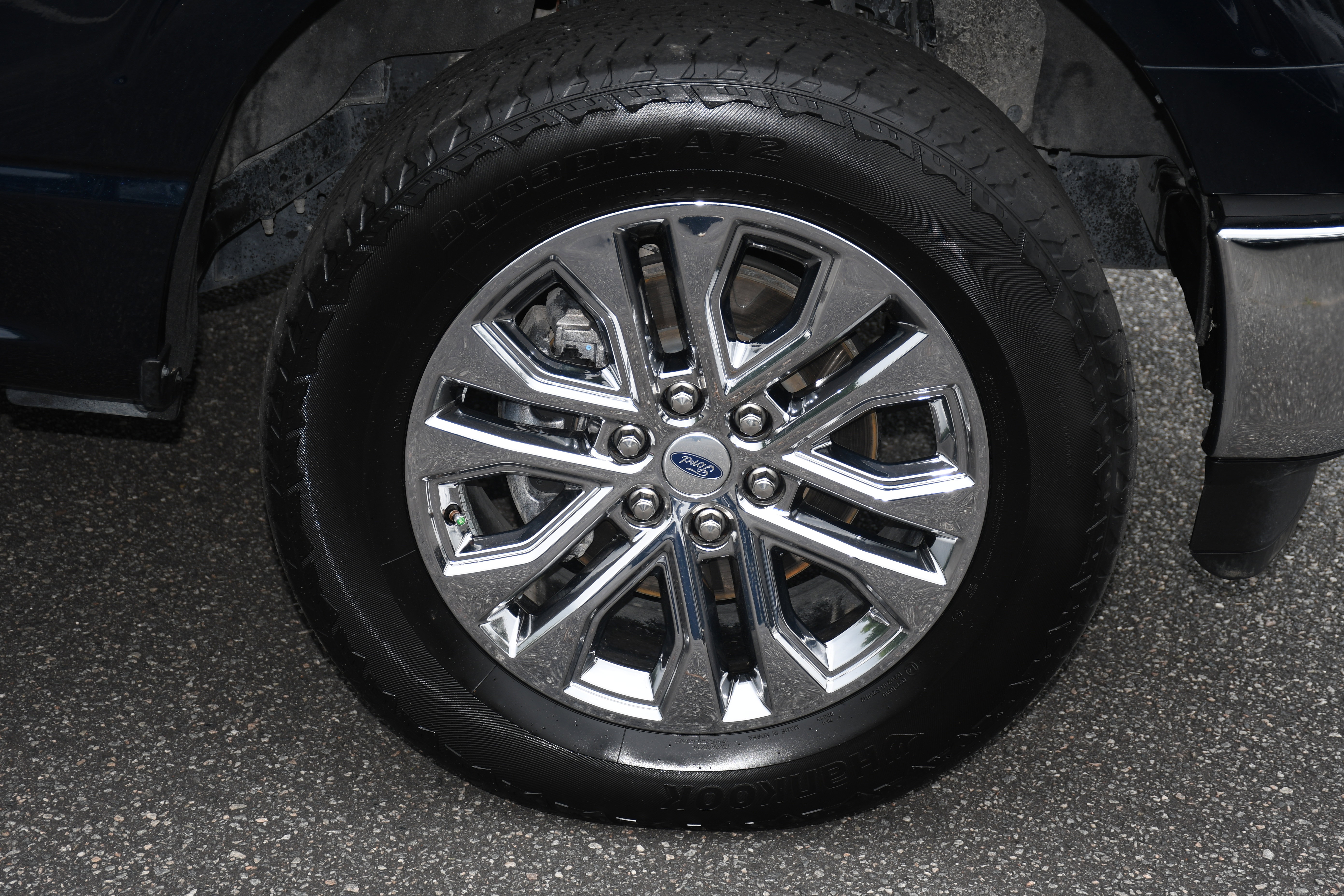 Used 2024 Ford F150 Lariat w/ FX4 Off-Road Package AWD/4WD image 23