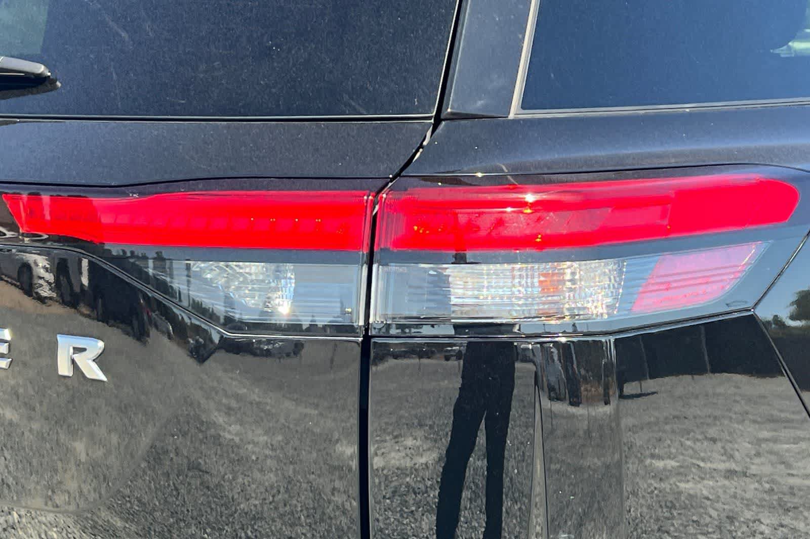Certified 2024 Nissan Pathfinder SV FWD image 35