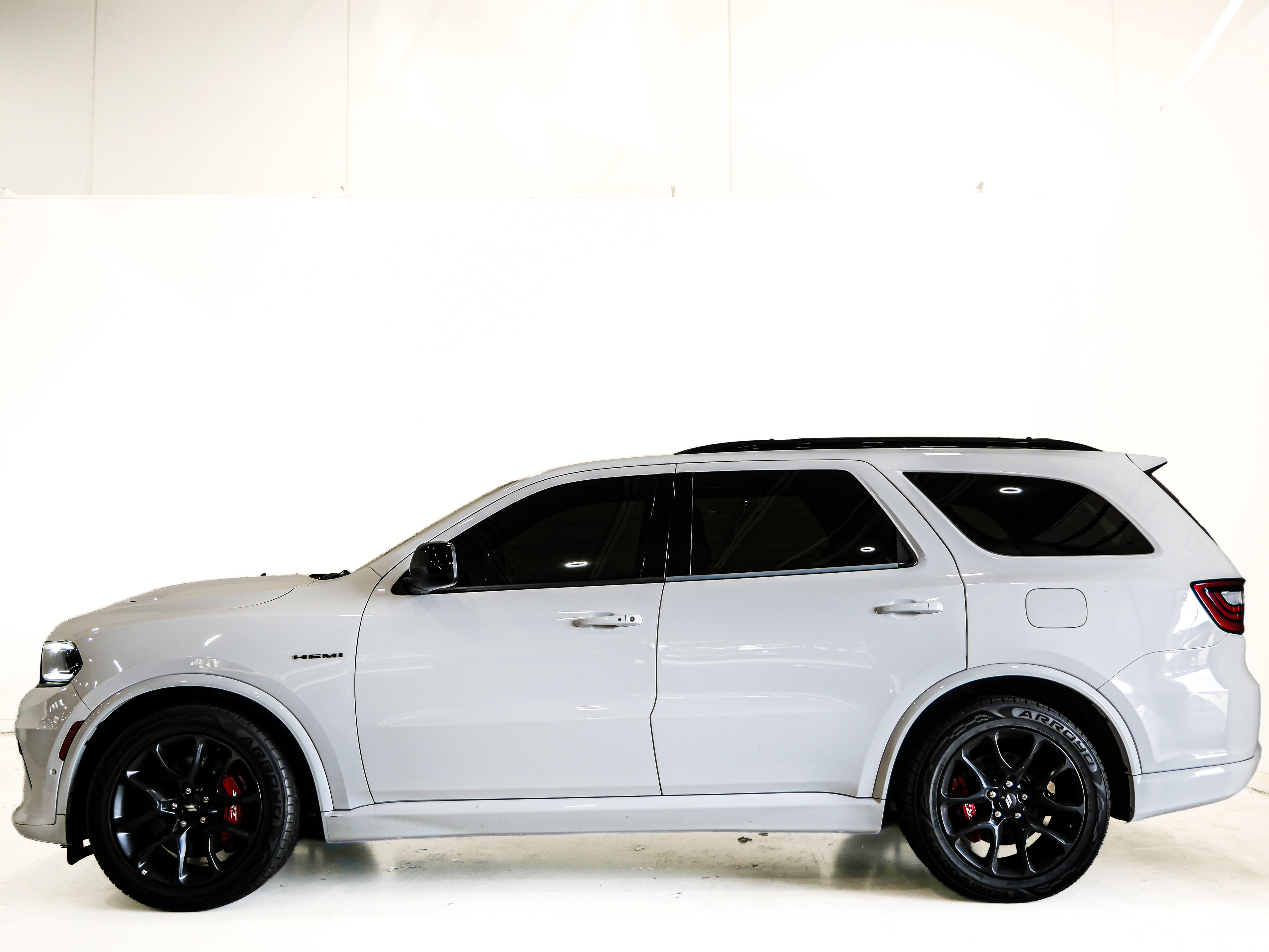 Used 2023 Dodge Durango R/T w/ Tow 'N Go Package AWD/4WD image 5