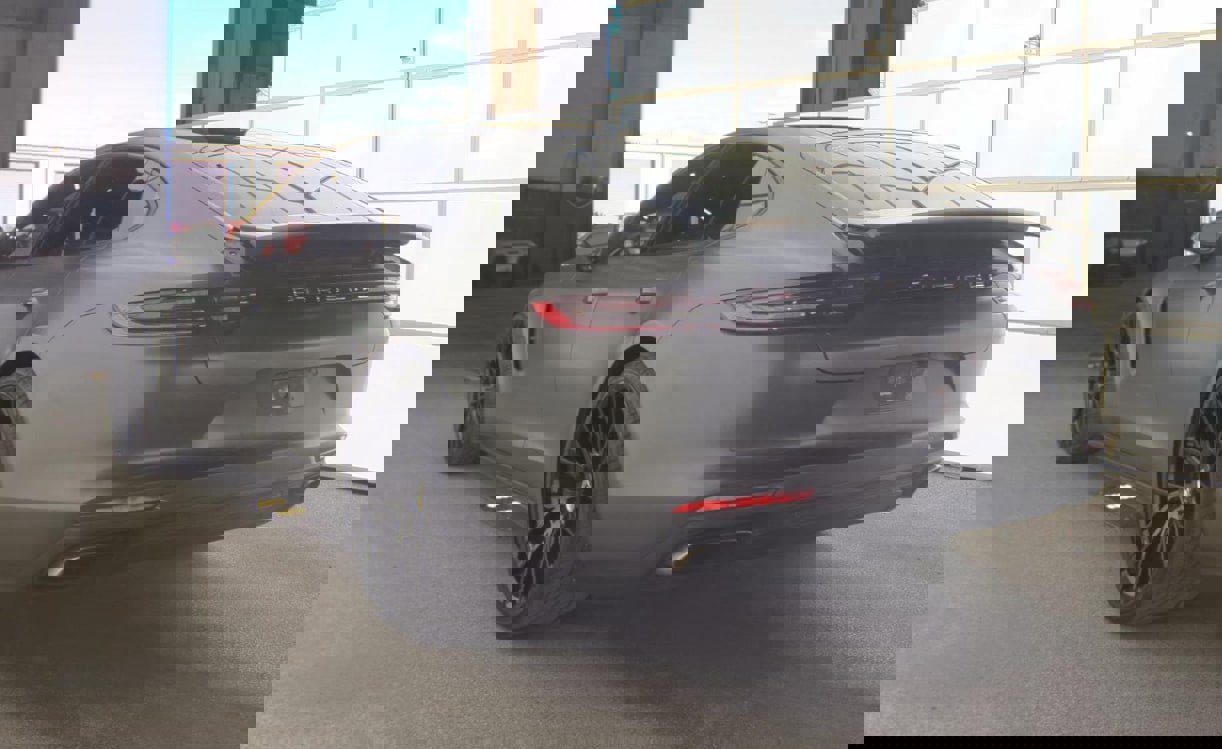 Used 2018 Porsche Panamera 4 image 7