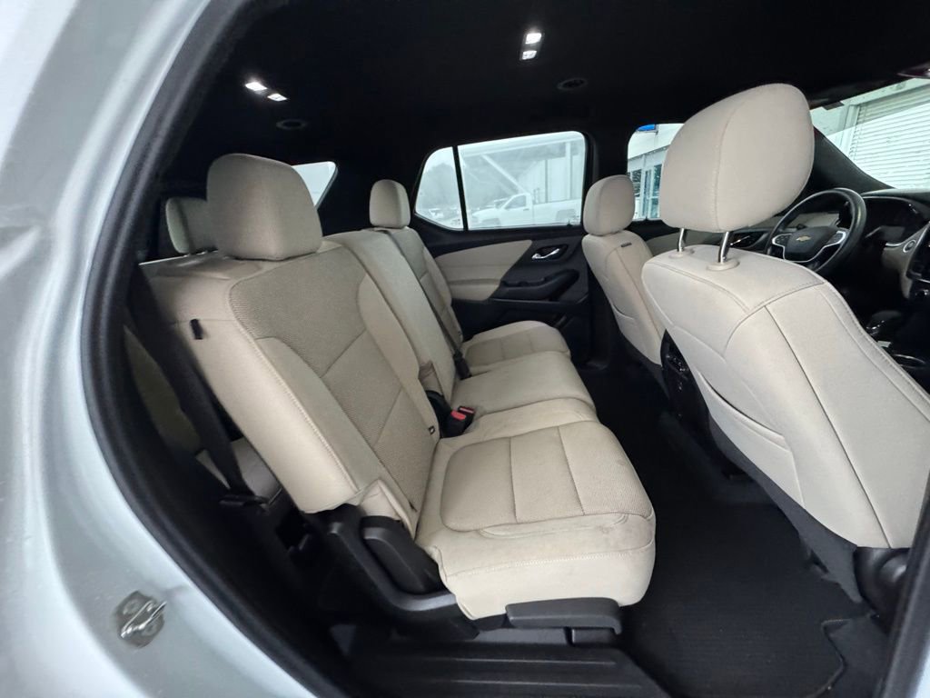 Used 2022 Chevrolet Traverse LS image 24