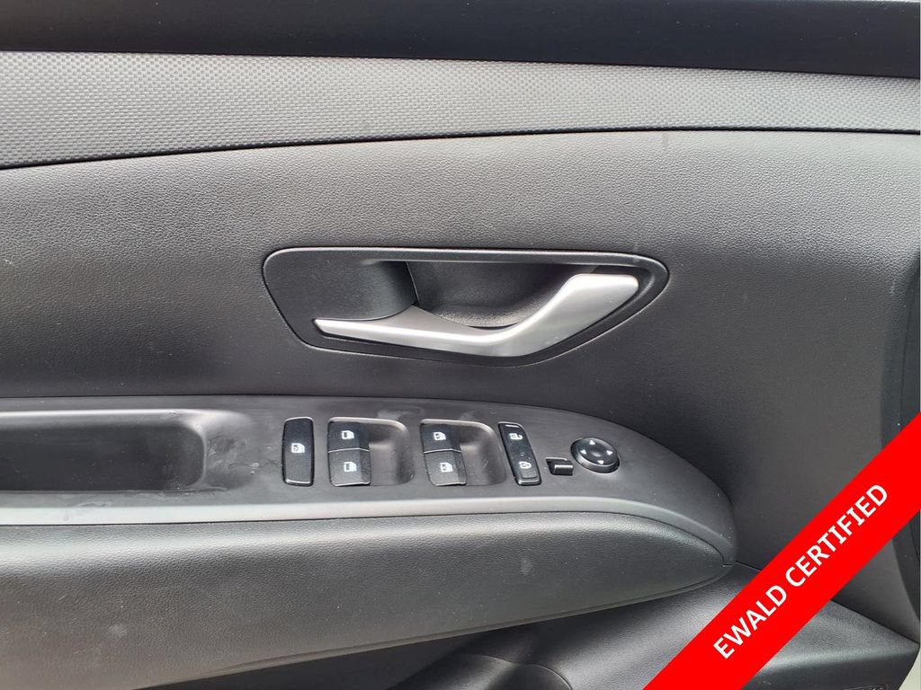 Used 2023 Hyundai Santa Cruz SEL AWD/4WD image 25
