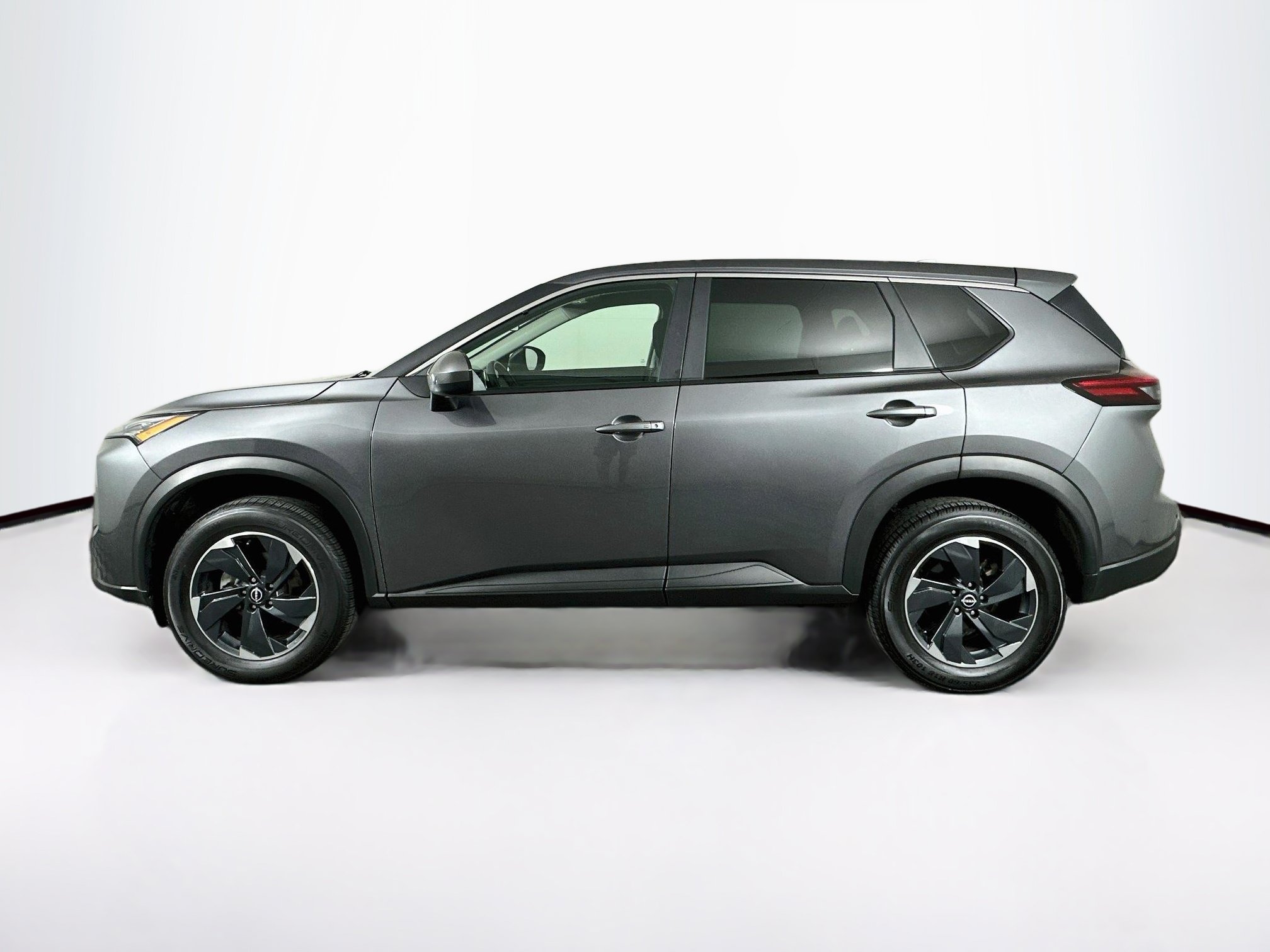 Used 2025 Nissan Rogue SV AWD/4WD image 4