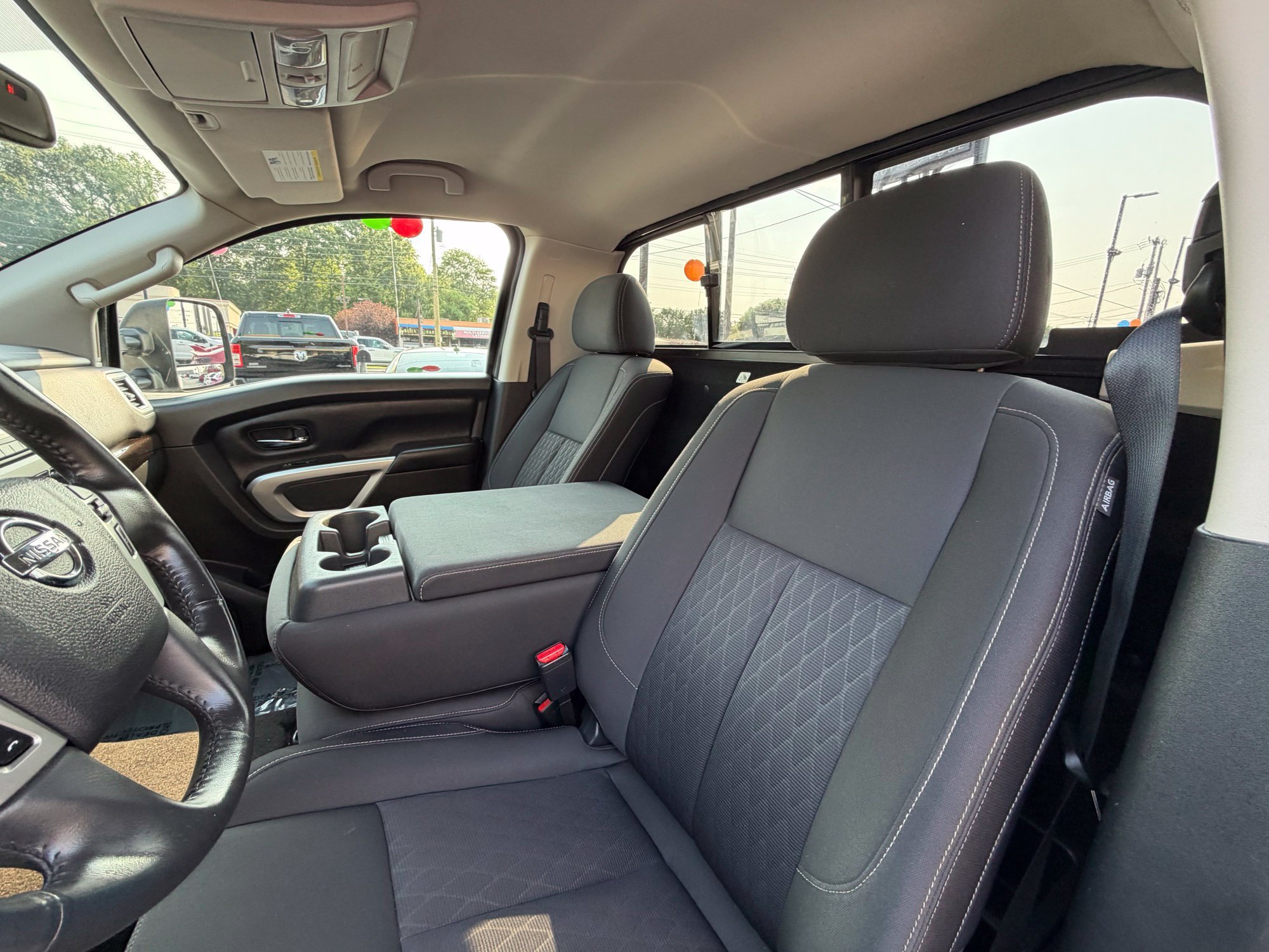 Used 2017 Nissan Titan SV AWD/4WD image 18