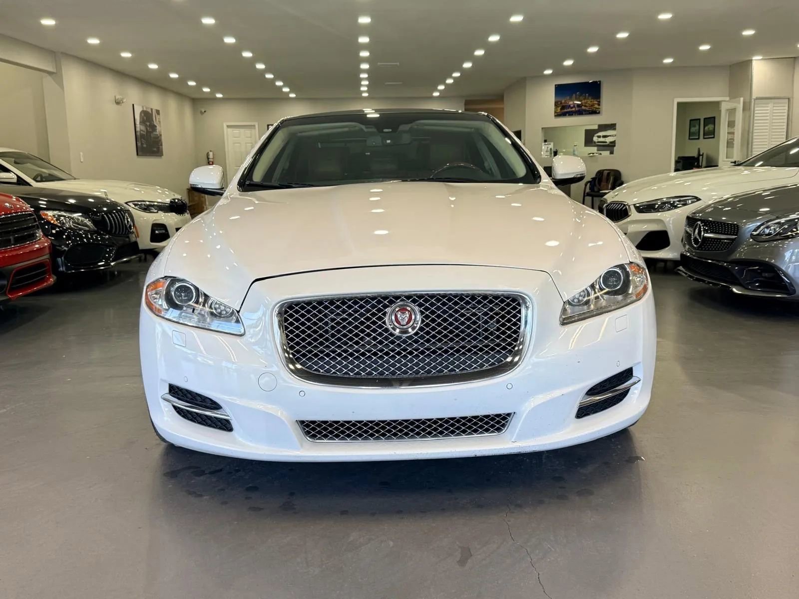 Used 2015 Jaguar XJ L Portfolio image 2