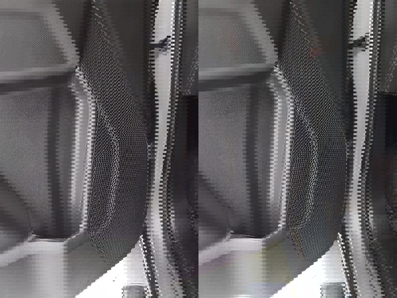 Used 2024 GMC Canyon Elevation image 30