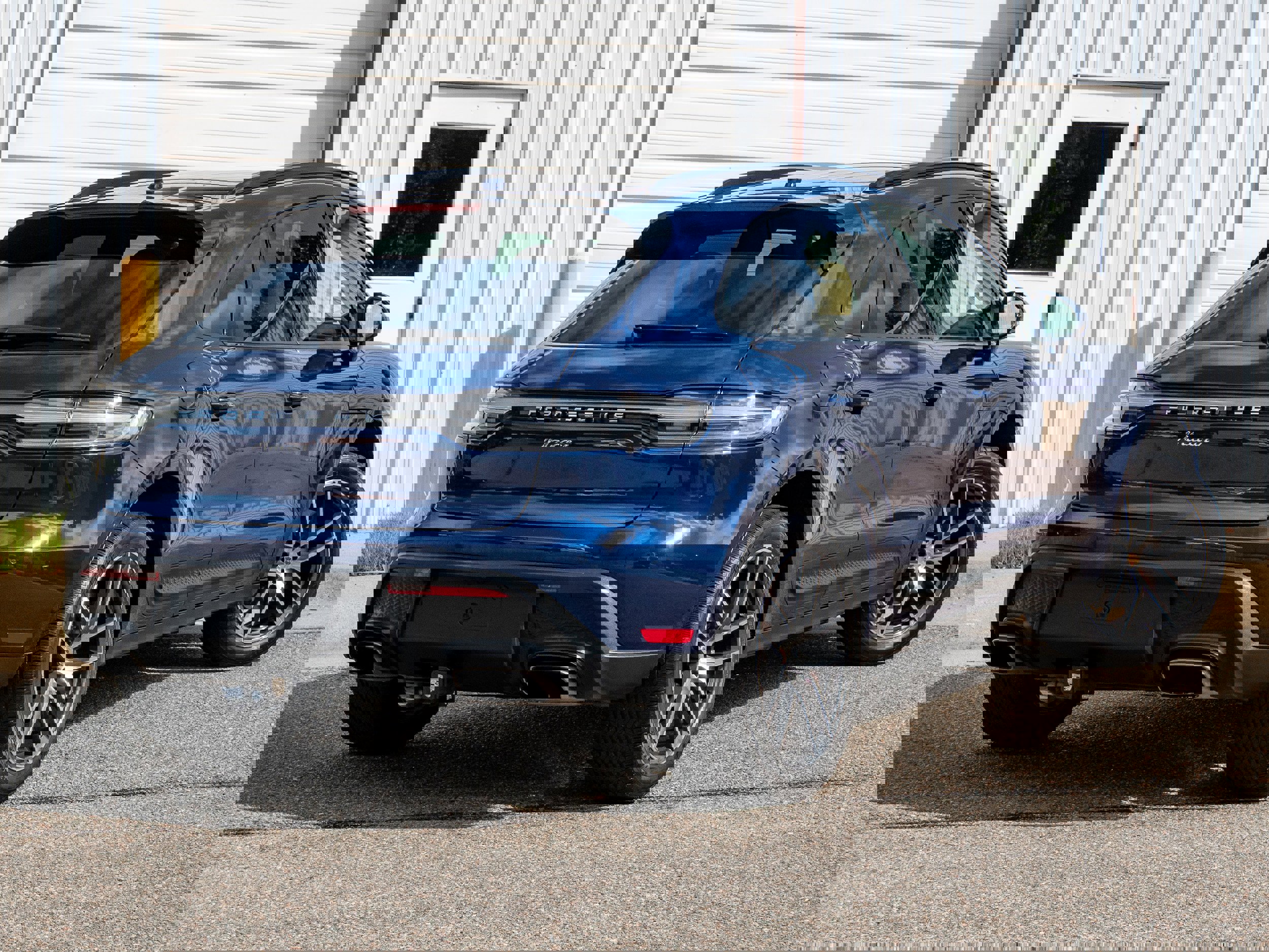 Used 2024 Porsche Macan image 7