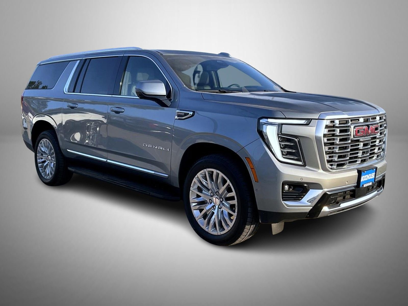 Used 2025 GMC Yukon XL Denali AWD/4WD image 3