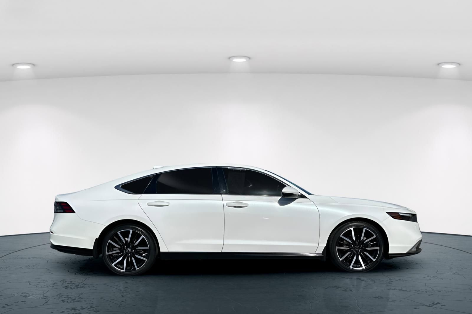 Used 2023 Honda Accord Touring image 7