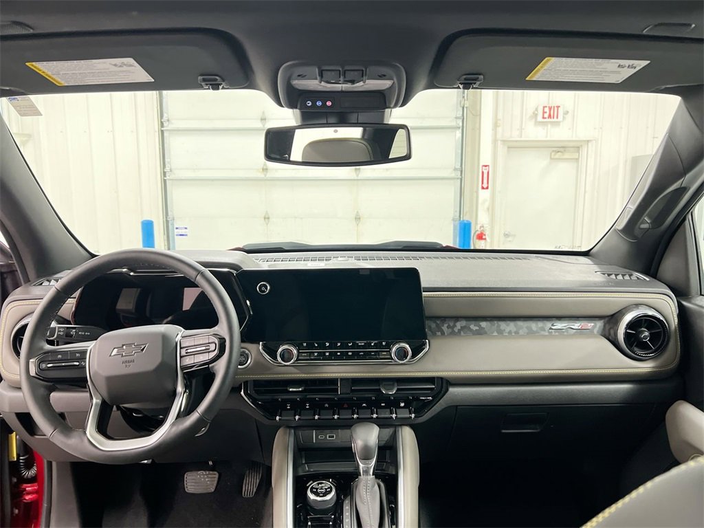 Used 2025 Chevrolet Colorado ZR2 w/ Technology Package image 10