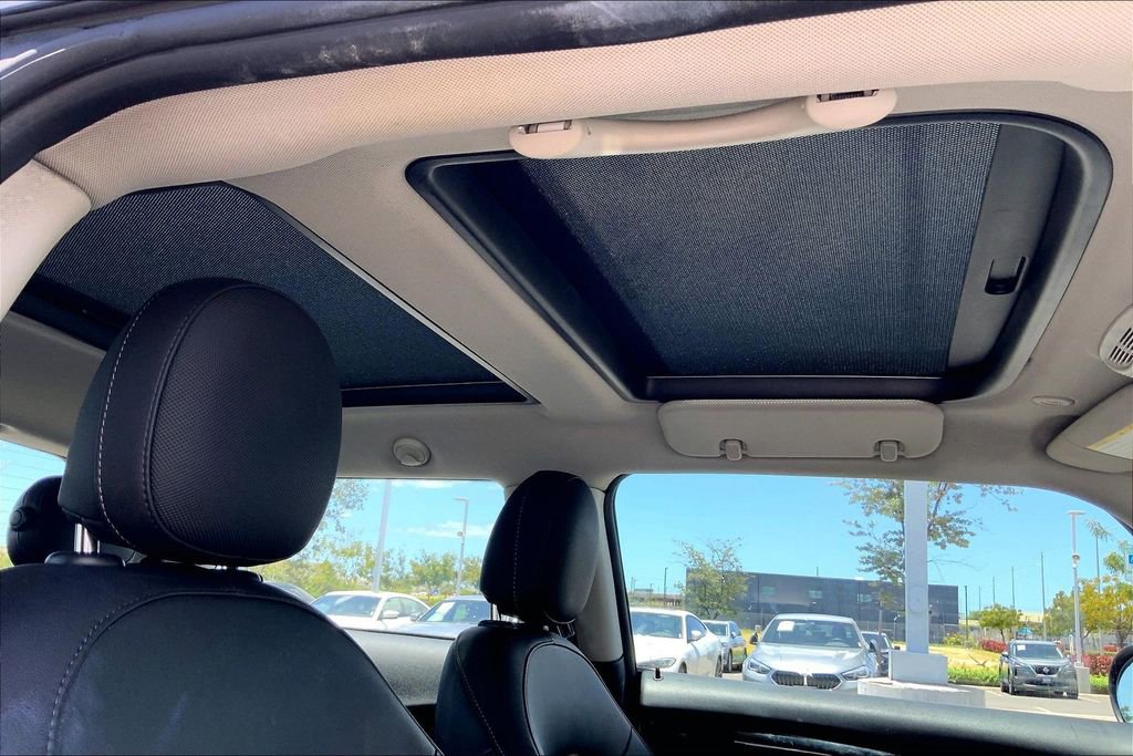 Used 2019 MINI Cooper 2-Door Hardtop w/ Signature Upholstery Package FWD image 19