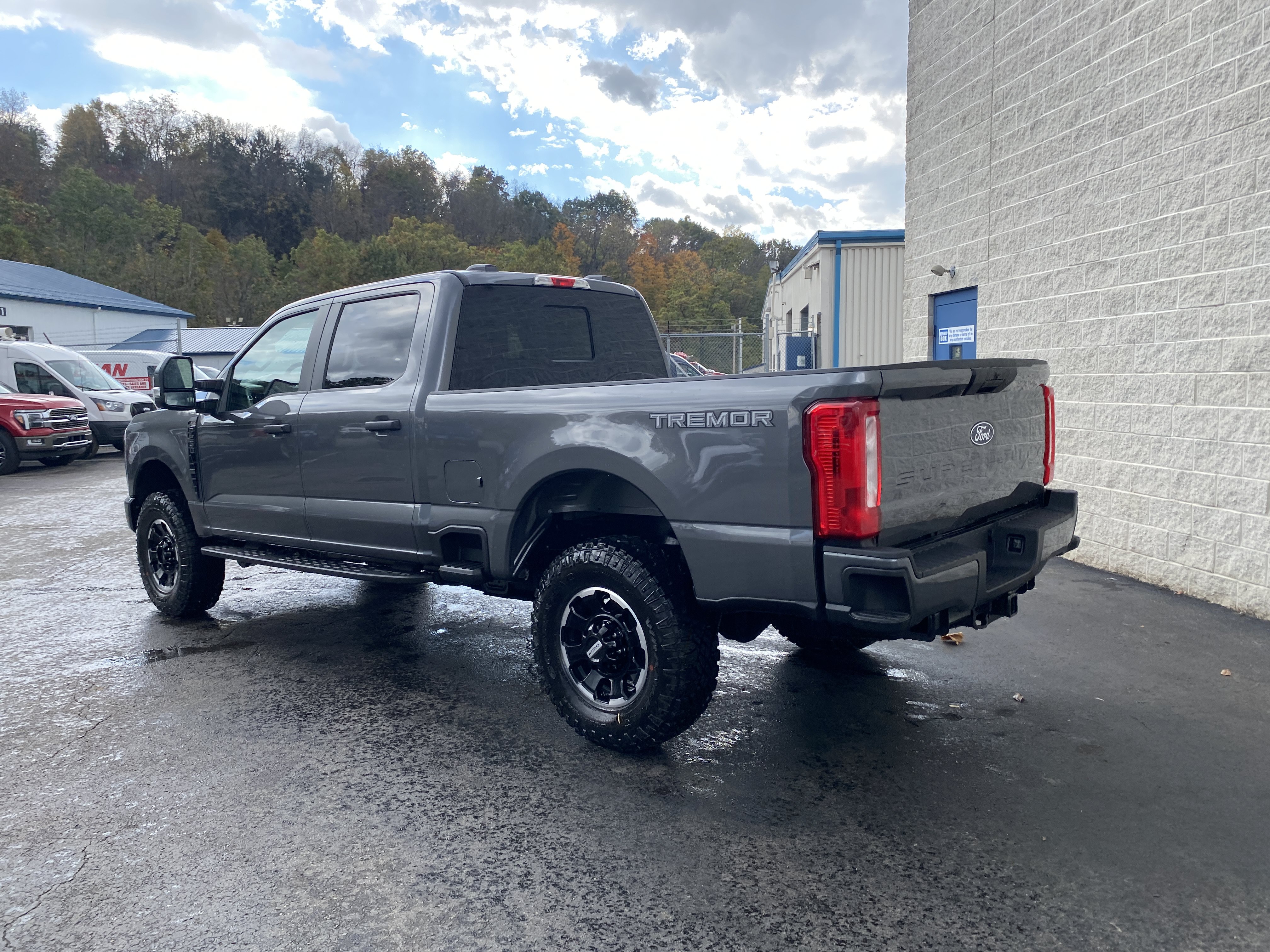 New 2027 Ford F250 XL w/ Tremor Off-Road Package AWD/4WD image 8