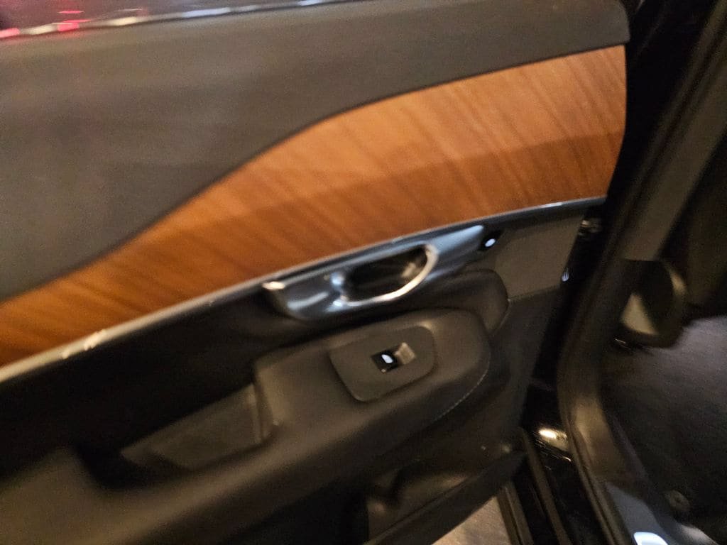 Certified 2025 Volvo XC90 B6 Plus w/ Protection Package Premier AWD/4WD image 13