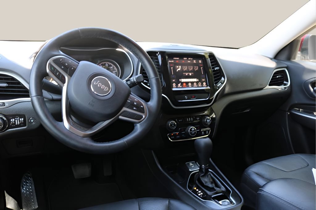 Used 2019 Jeep Cherokee Limited FWD image 14