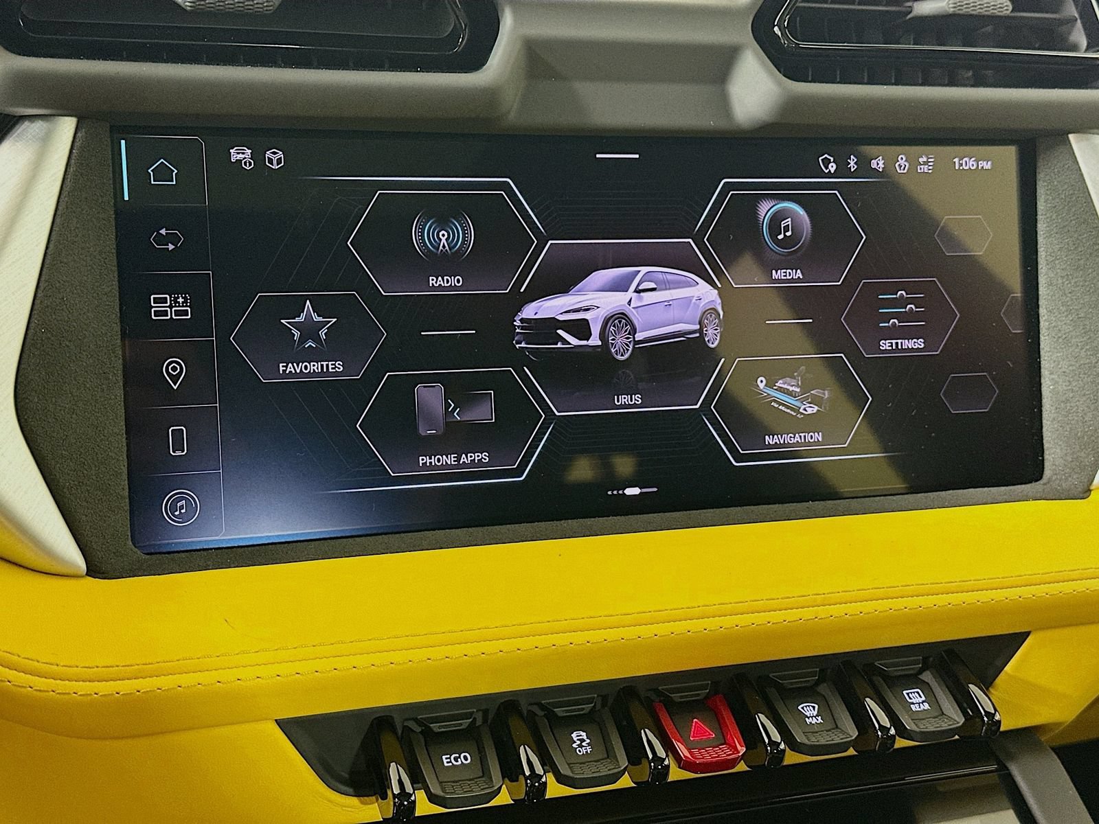 Used 2025 Lamborghini Urus SE AWD/4WD image 19