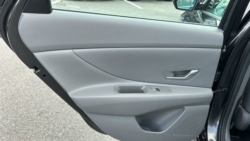 Used 2023 Hyundai Elantra SEL image 22