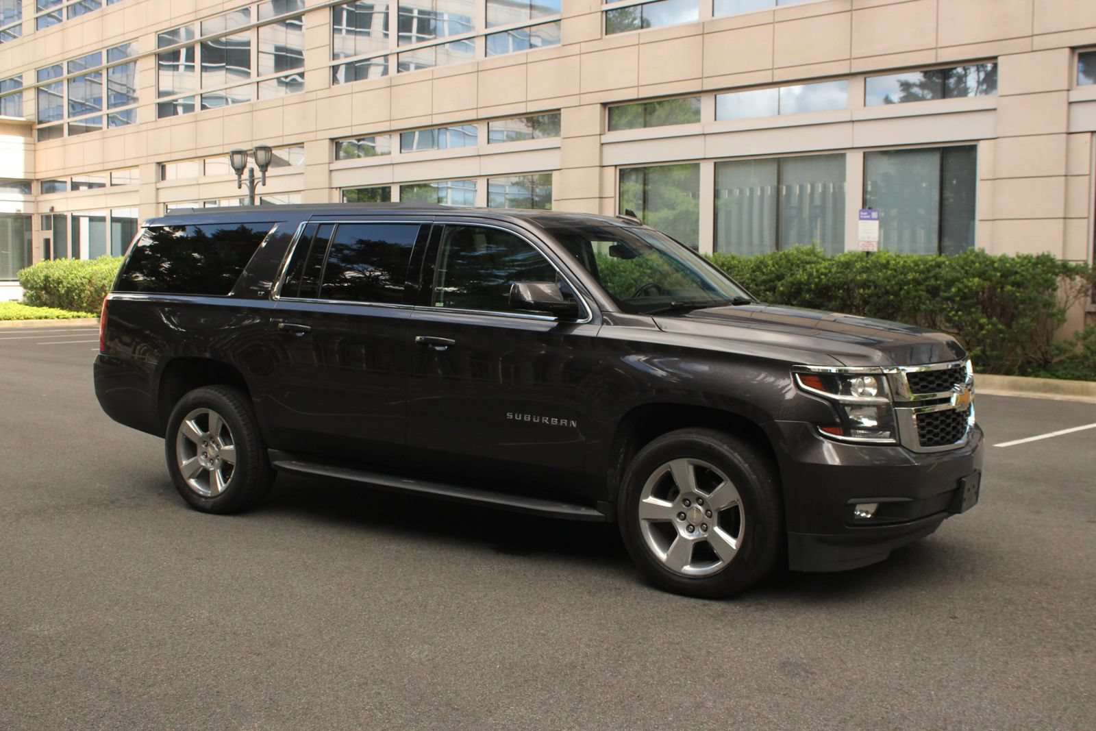 Used 2018 Chevrolet Suburban LT AWD/4WD image 2