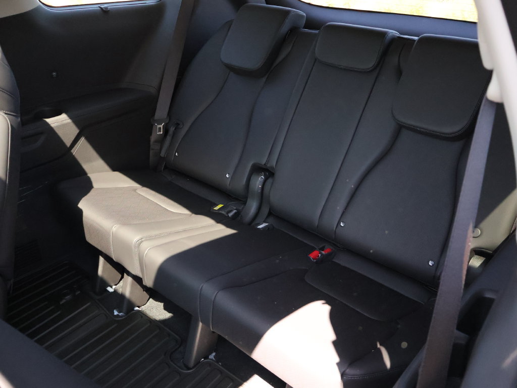 New 2027 Kia Carnival SX w/ Dark Edition Package FWD image 17