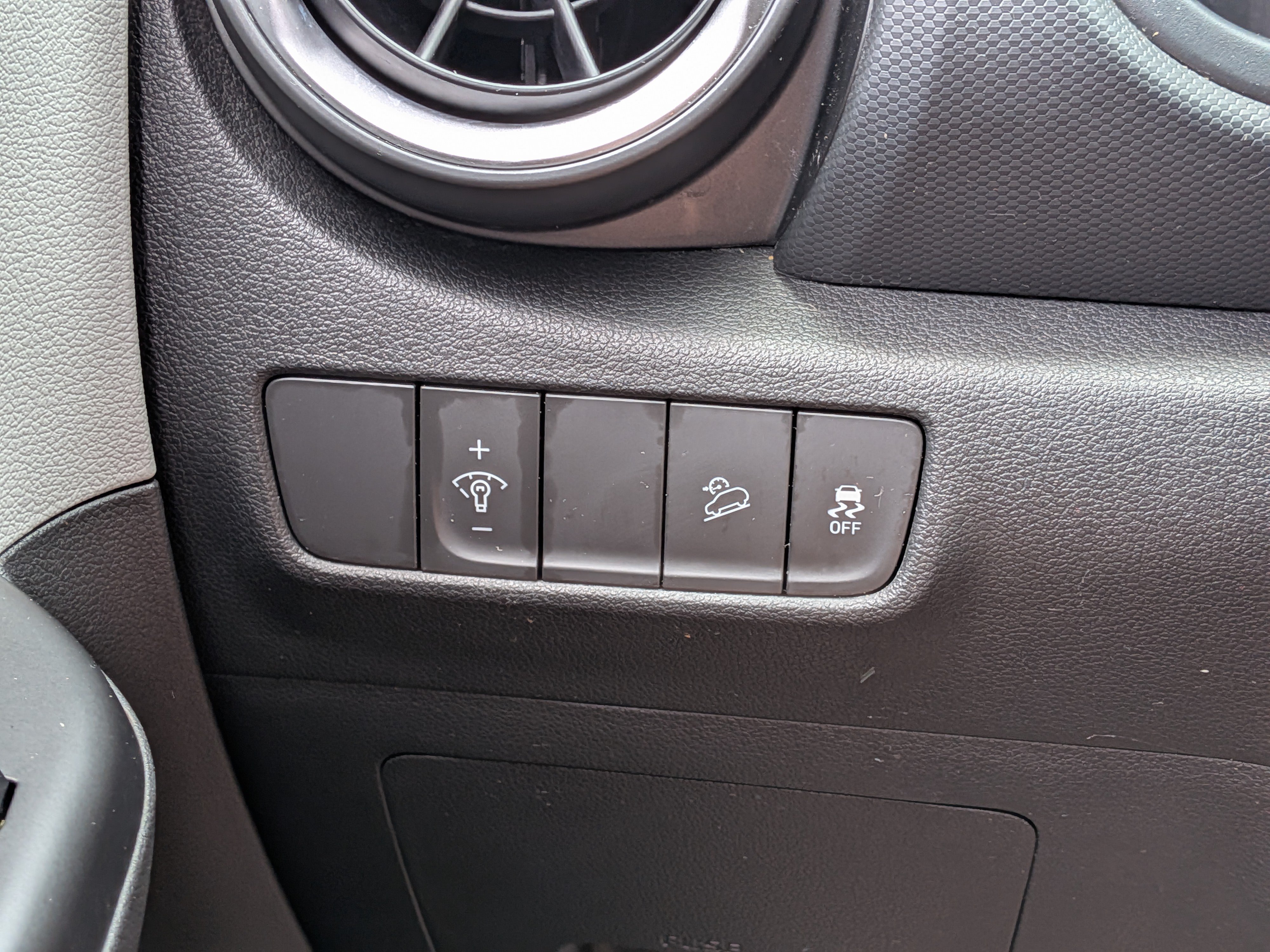 Used 2022 Hyundai Kona SE FWD image 22