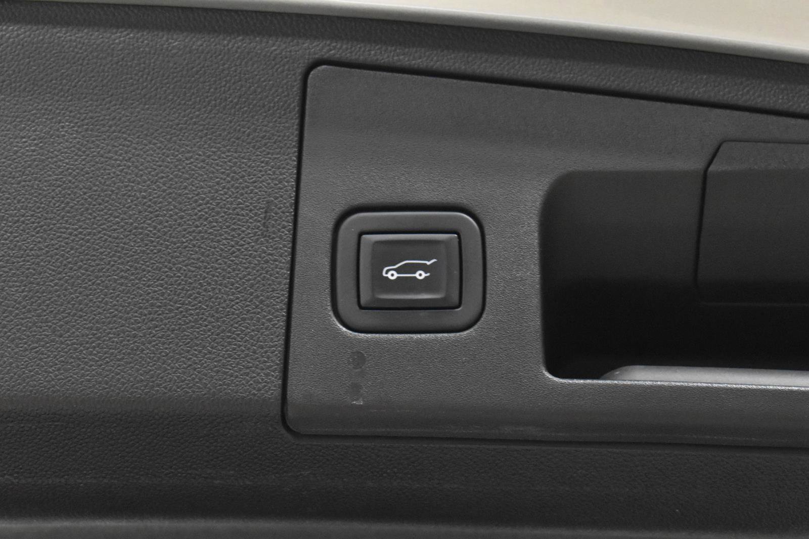 Used 2020 Cadillac XT4 Premium Luxury image 26