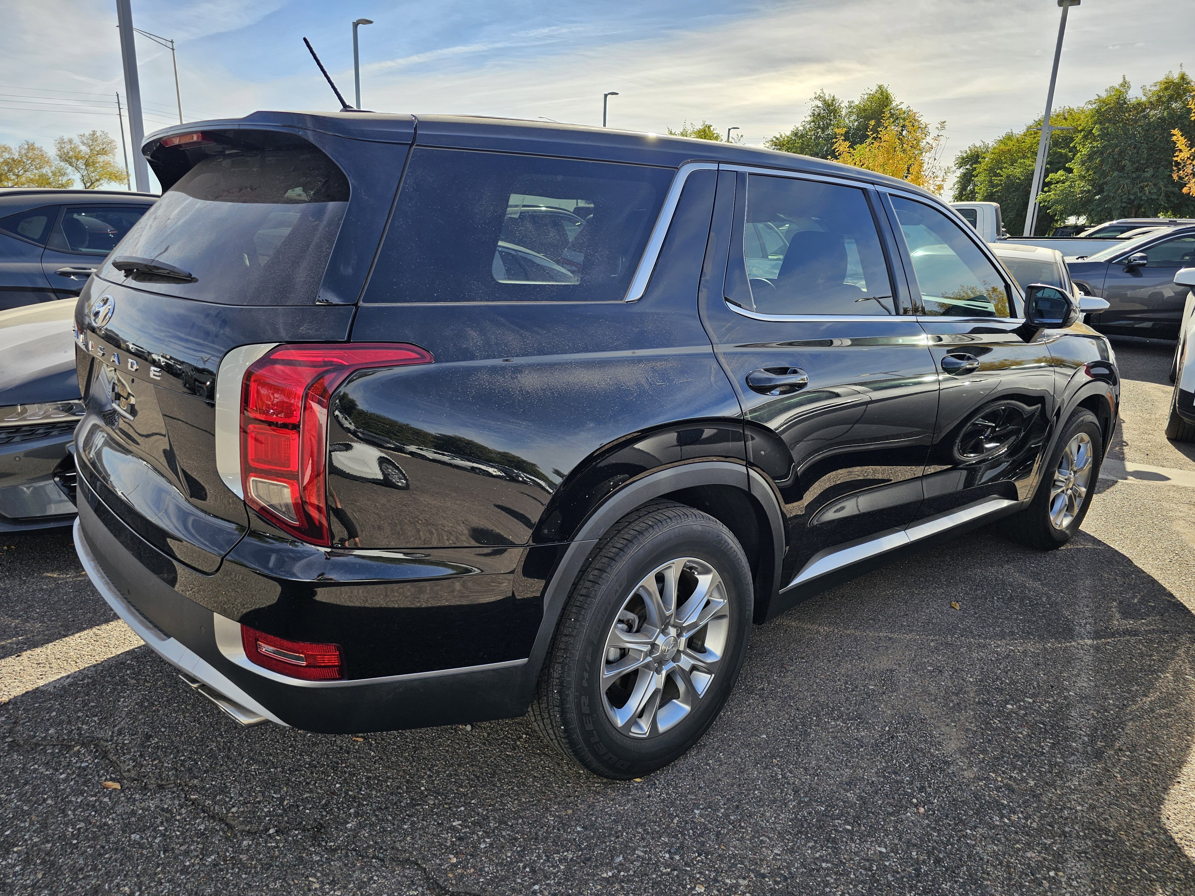 Used 2022 Hyundai Palisade SE image 2