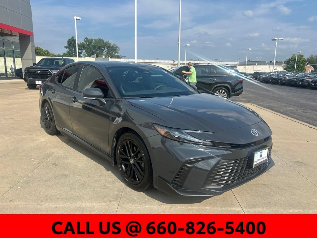 Used 2025 Toyota Camry SE FWD image 4