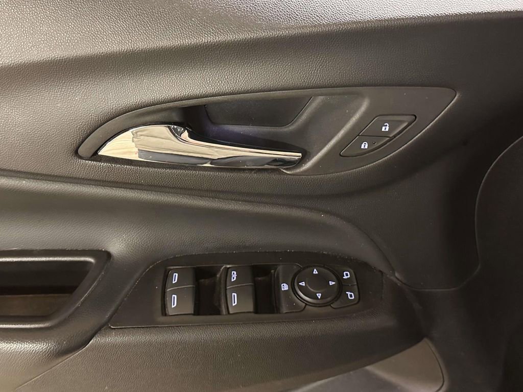 Used 2023 Chevrolet Equinox LT image 13