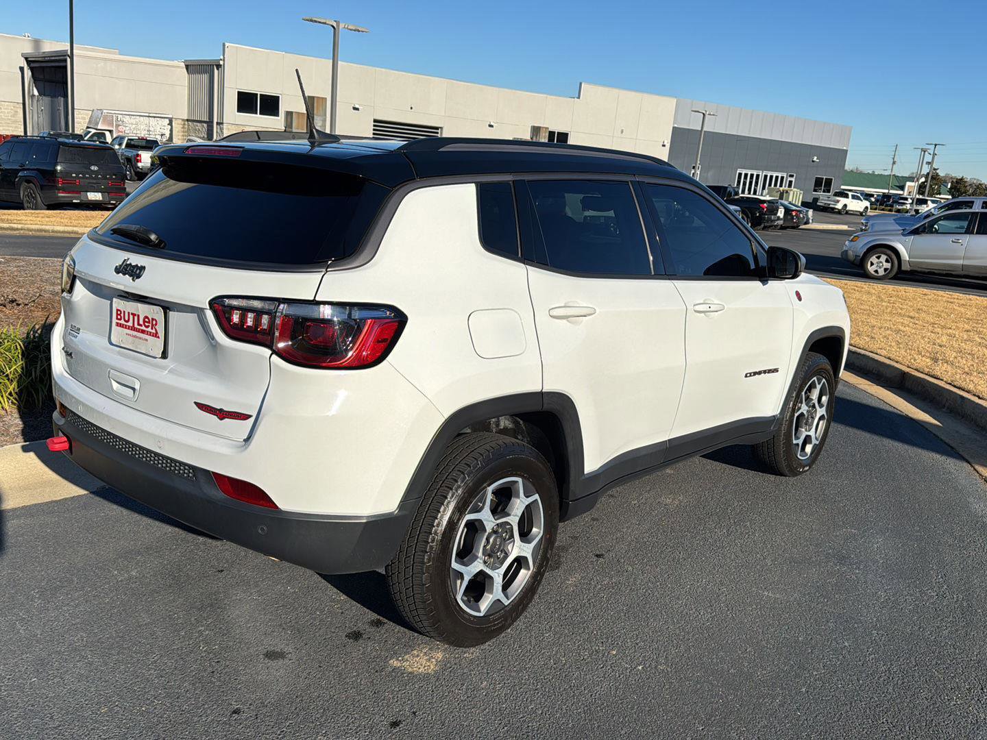 Used 2022 Jeep Compass Trailhawk image 5